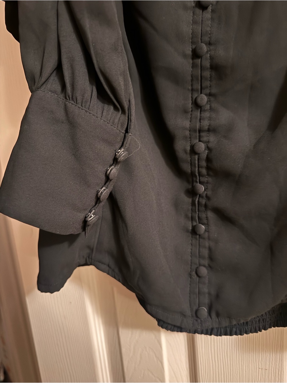 Abercrombie & Fitch Black Long-Sleeve Scoop Neck Blouse with Button Details - Picture 3 of 4